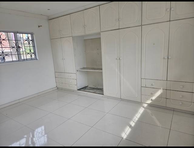 2 BEDROOM APARTMENT TO LET IN UMHLATUZANA